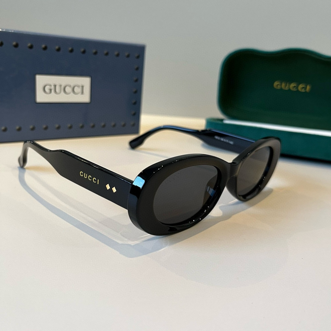Gucci Round Frame Sunglasses