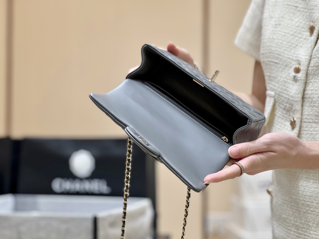 Chanel 23S cf mini handle AS2431