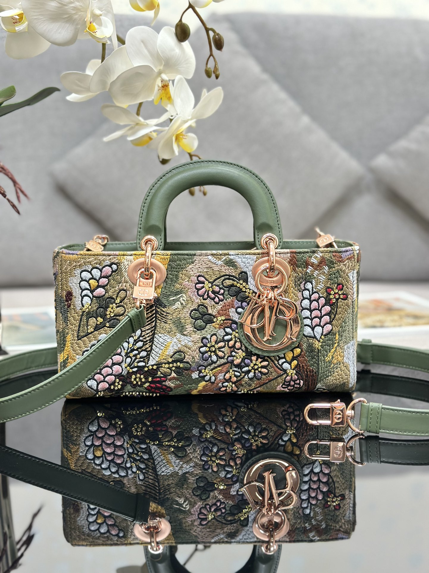 Dior Lady D-Joy horizontal embroidered flower beads Lady Diana bag M0540
