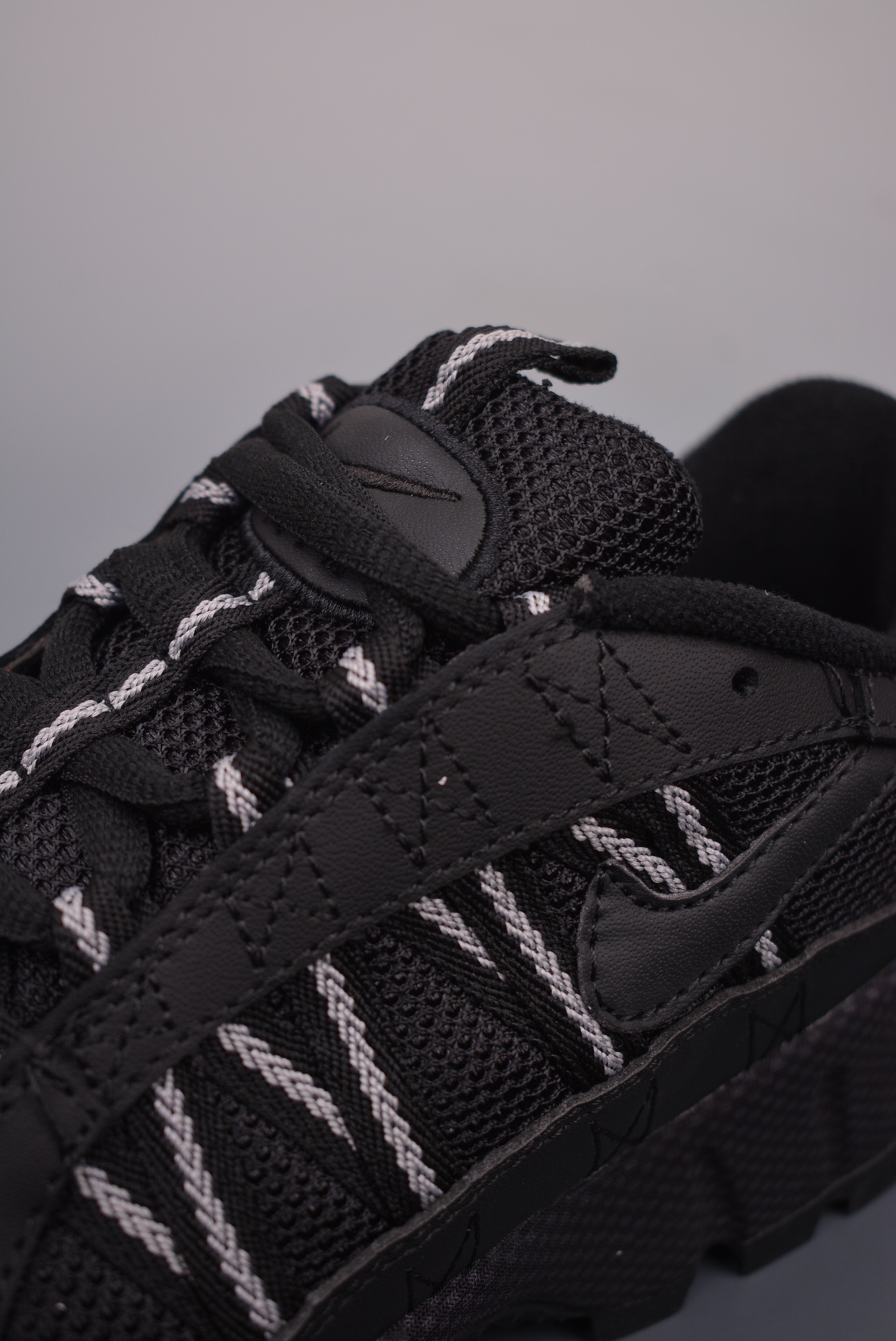 Nike Air Humara QS Black Grey 924464-001