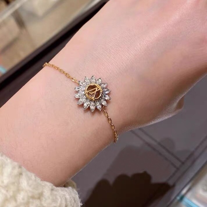 Louis Vuitton Flower Marquise Diamond Bracelet