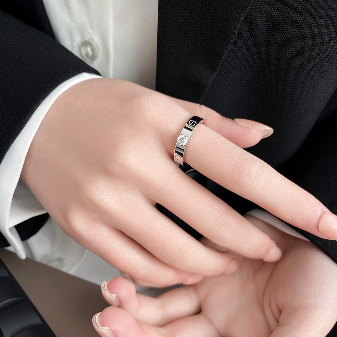 Cartier love wide version single diamond ring