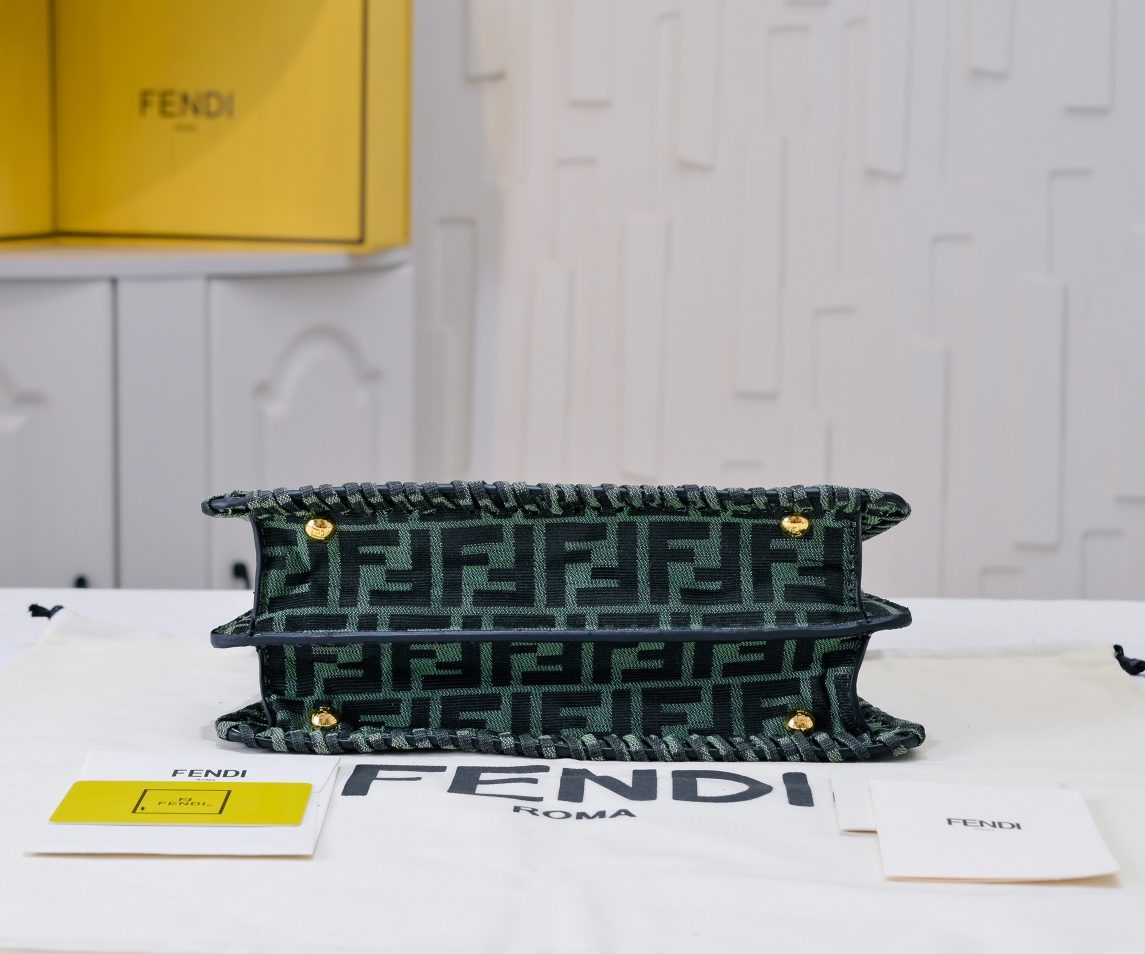 FENDI 2023SS EKABOO ISEEU Medium Handbag 3319