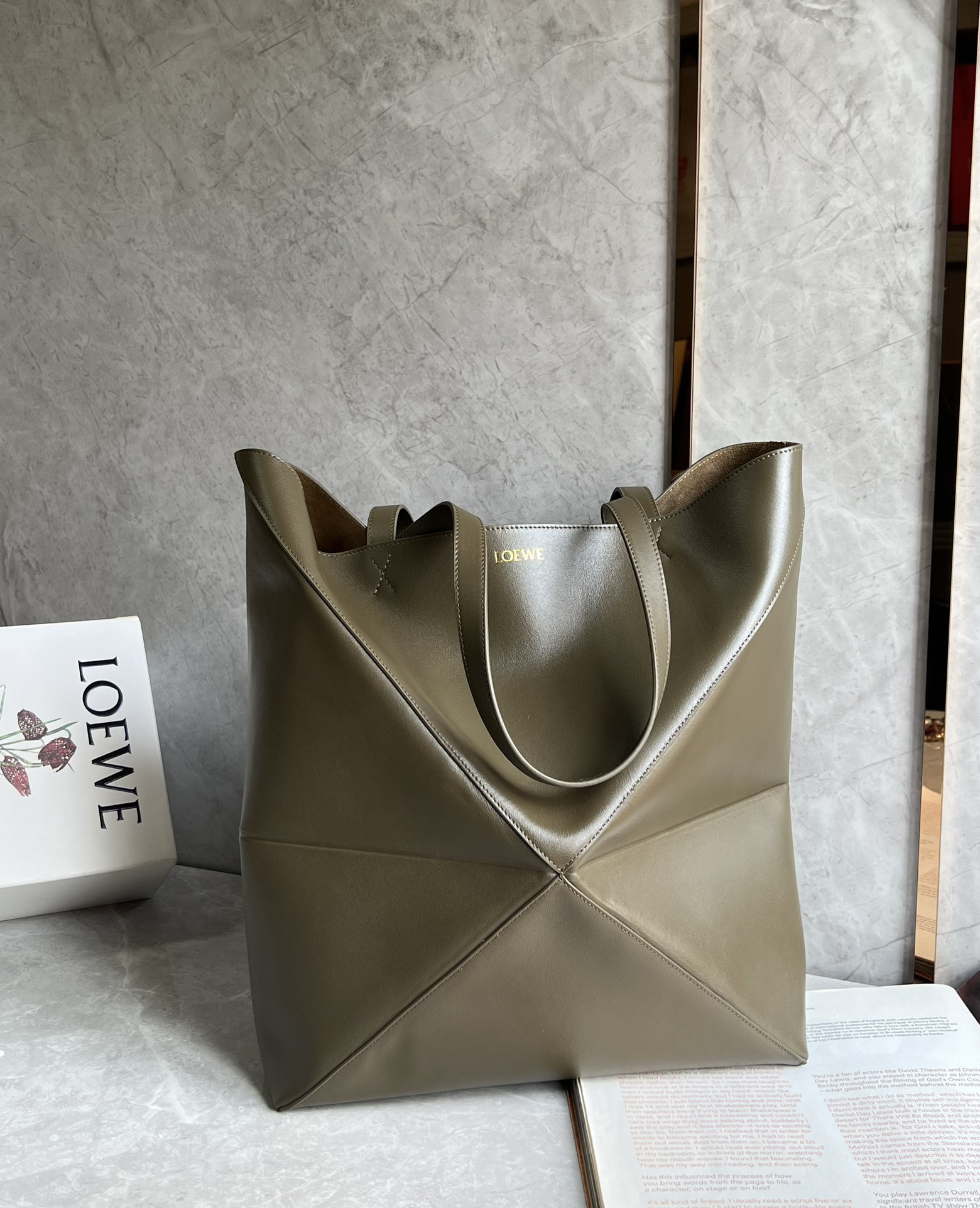 Loewe zzle Fold Large Leather Bag 0692
