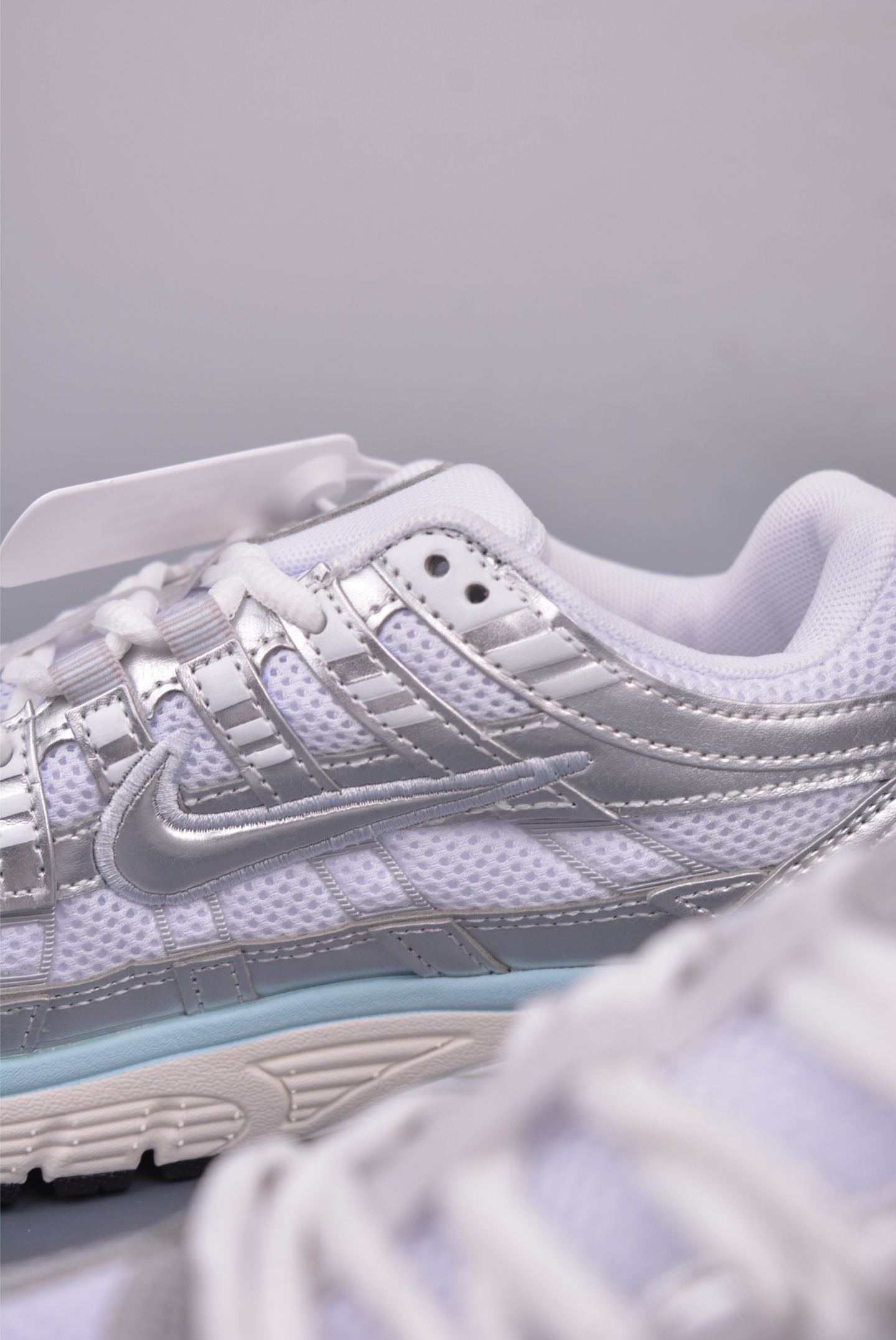 Nike Initiator Running Shoes Metallic Silver White Blue BV1021-106