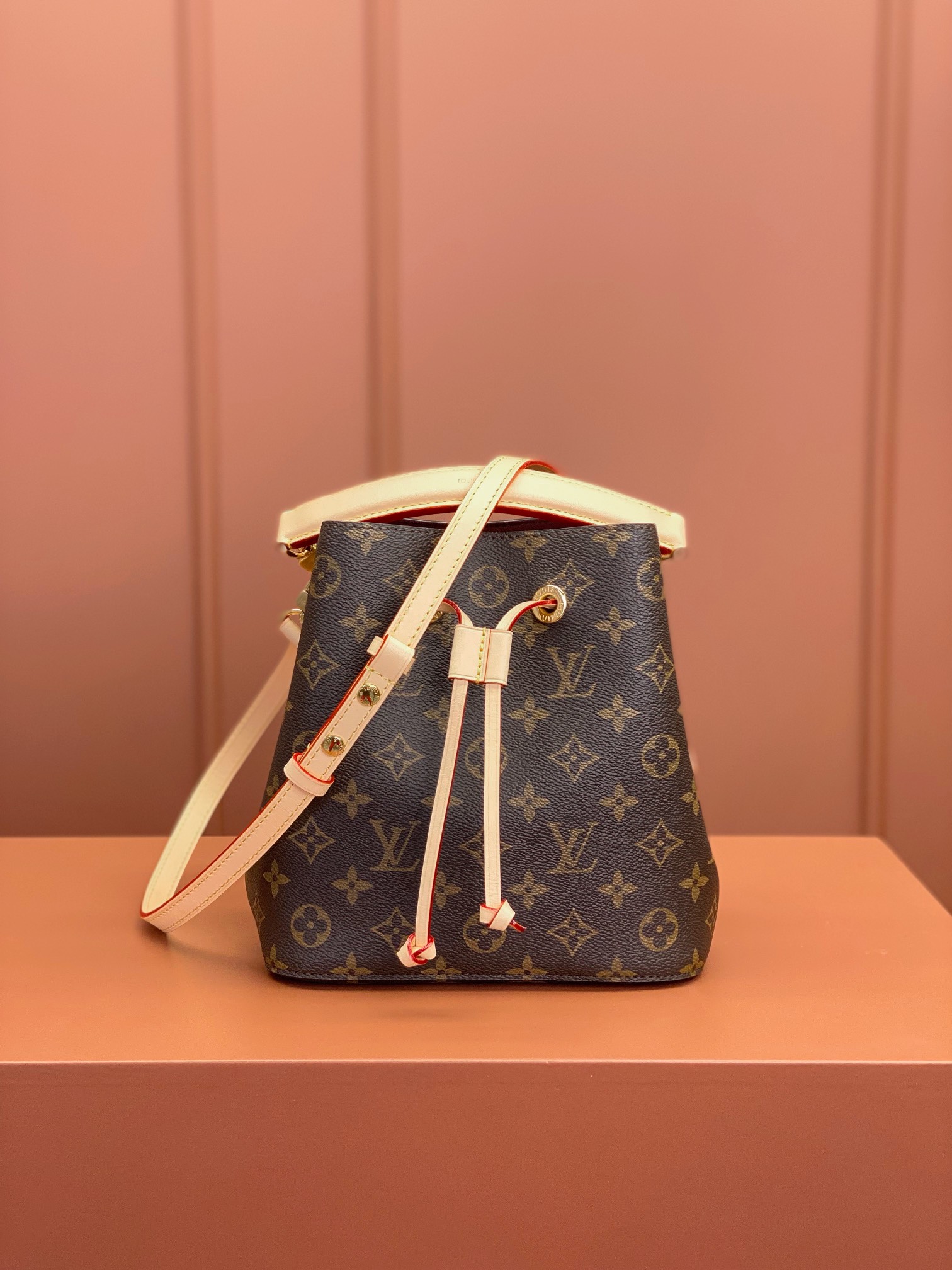 Louis Vuitton NÉONOÉ BB Bag M46581