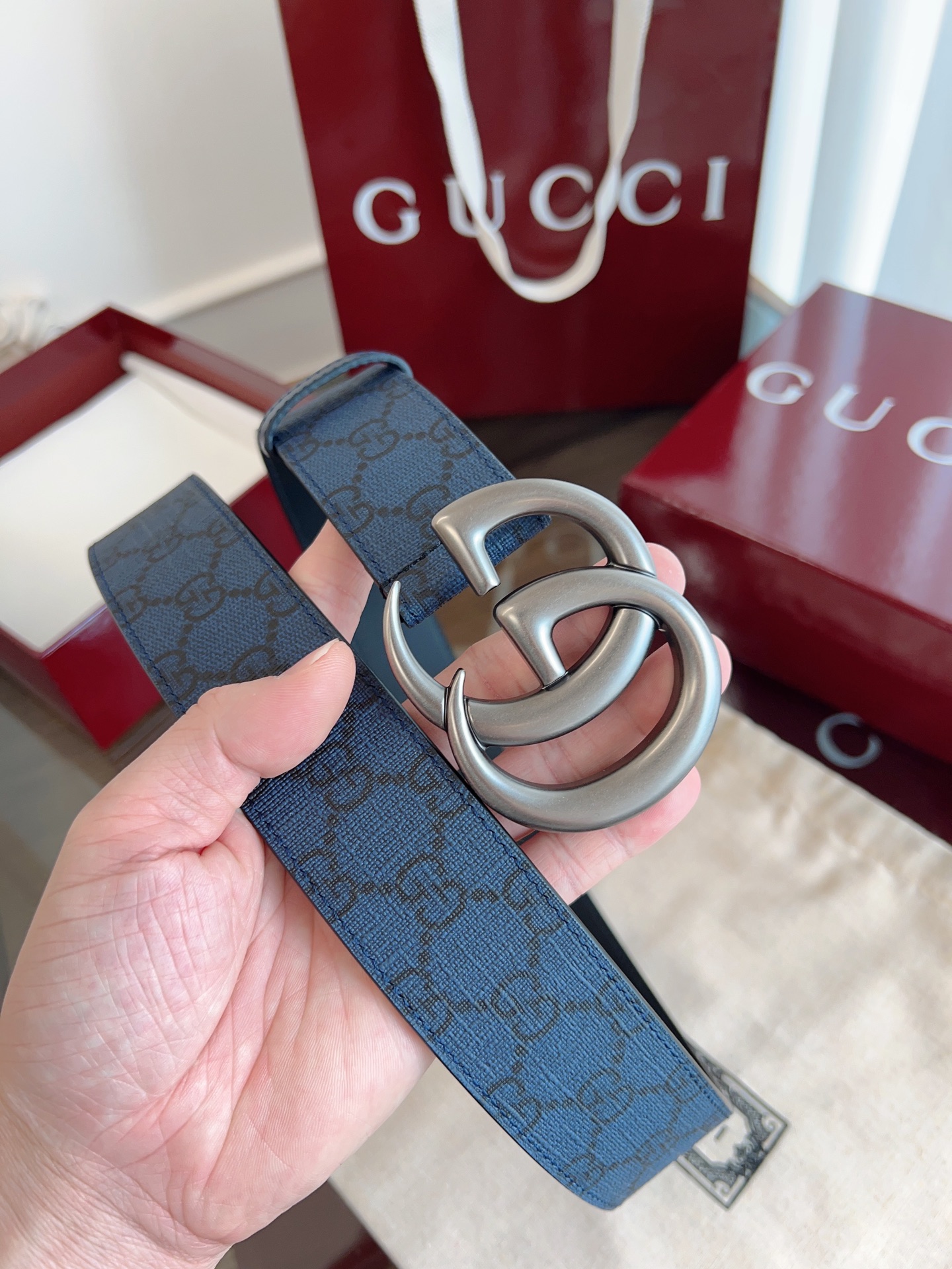 Gucci Double G brass buckle leather belt with a width of 4.0cm