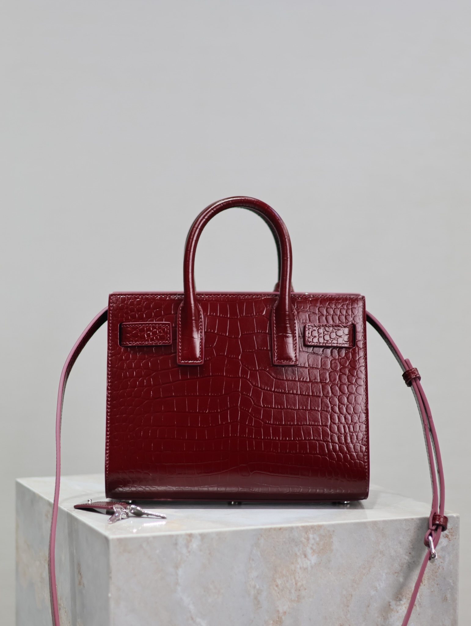 Yves Saint Laurent sac de jour accordion bag 392035