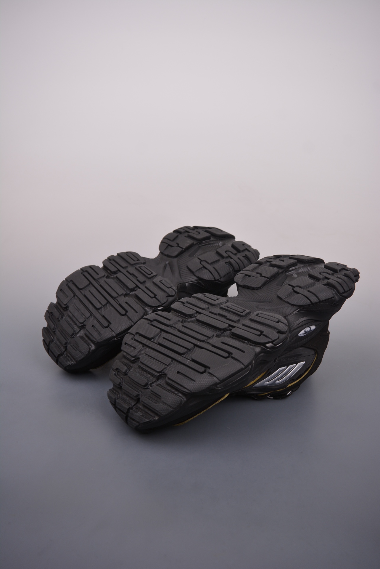 BALENCIAGA Cargo Sneaker 5XL Black