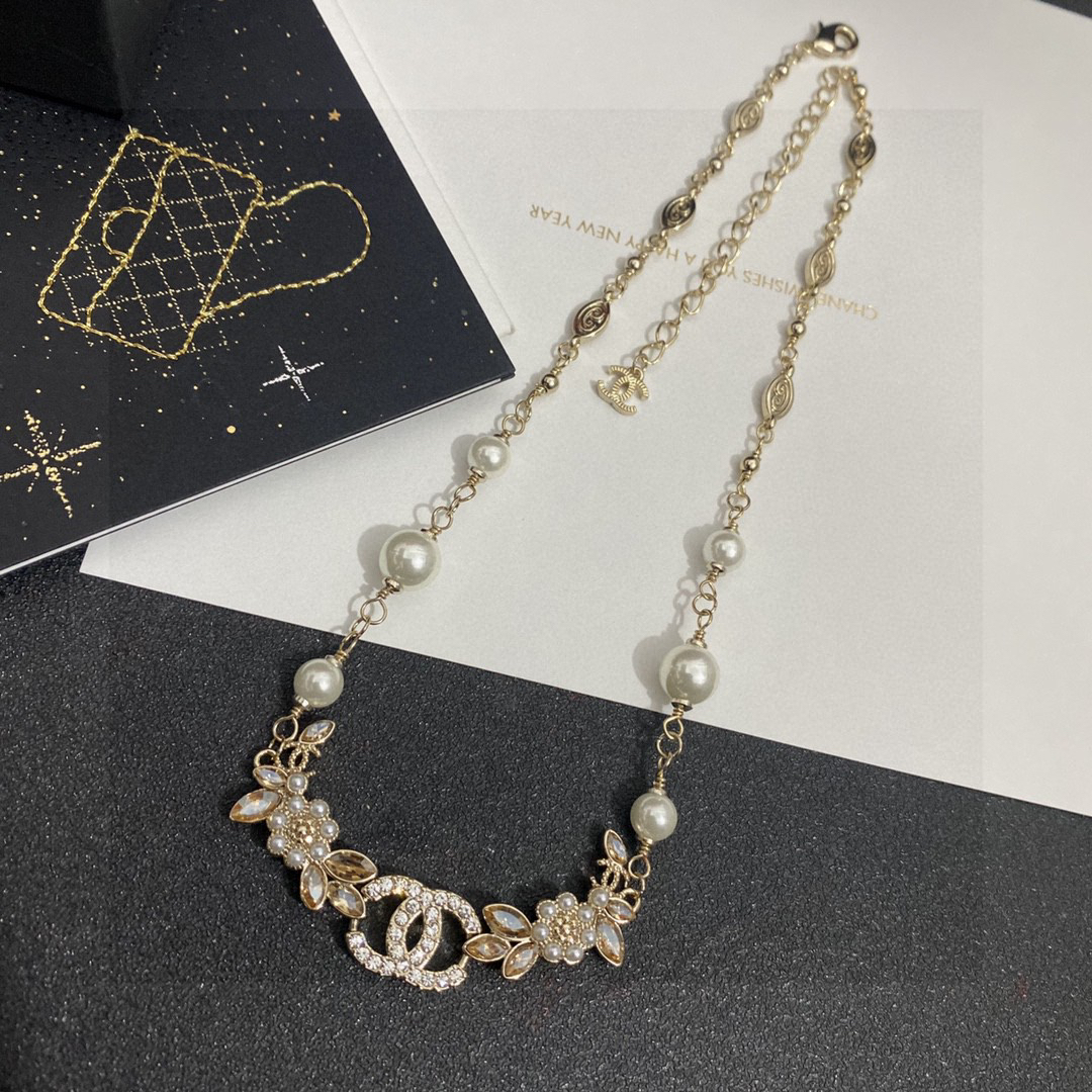 Chanel pearl and diamond necklace
