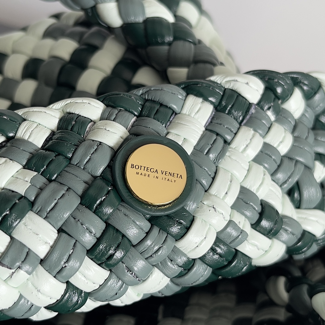 Bottega Veneta TOSCA woven handbag 776755