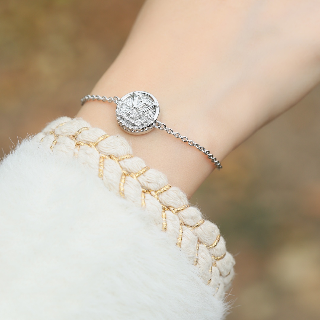 Louis Vuitton round logo diamond bracelet