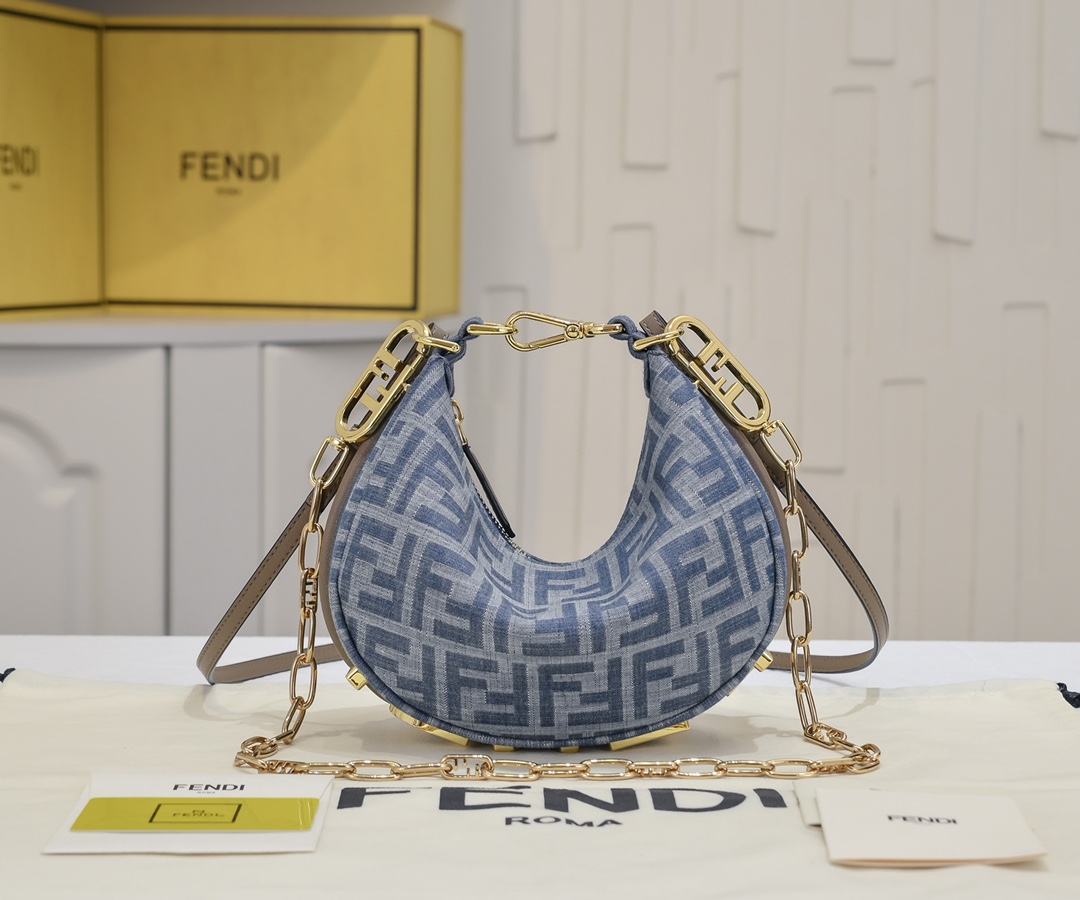 FENDI praphy underarm bag 1009