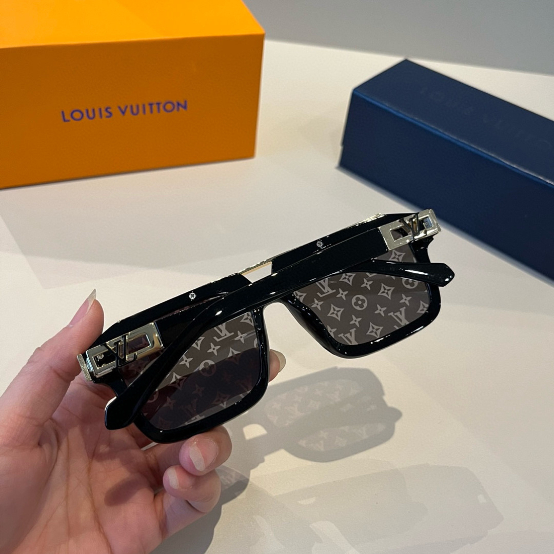 Louis Vuitton square-frame sunglasses