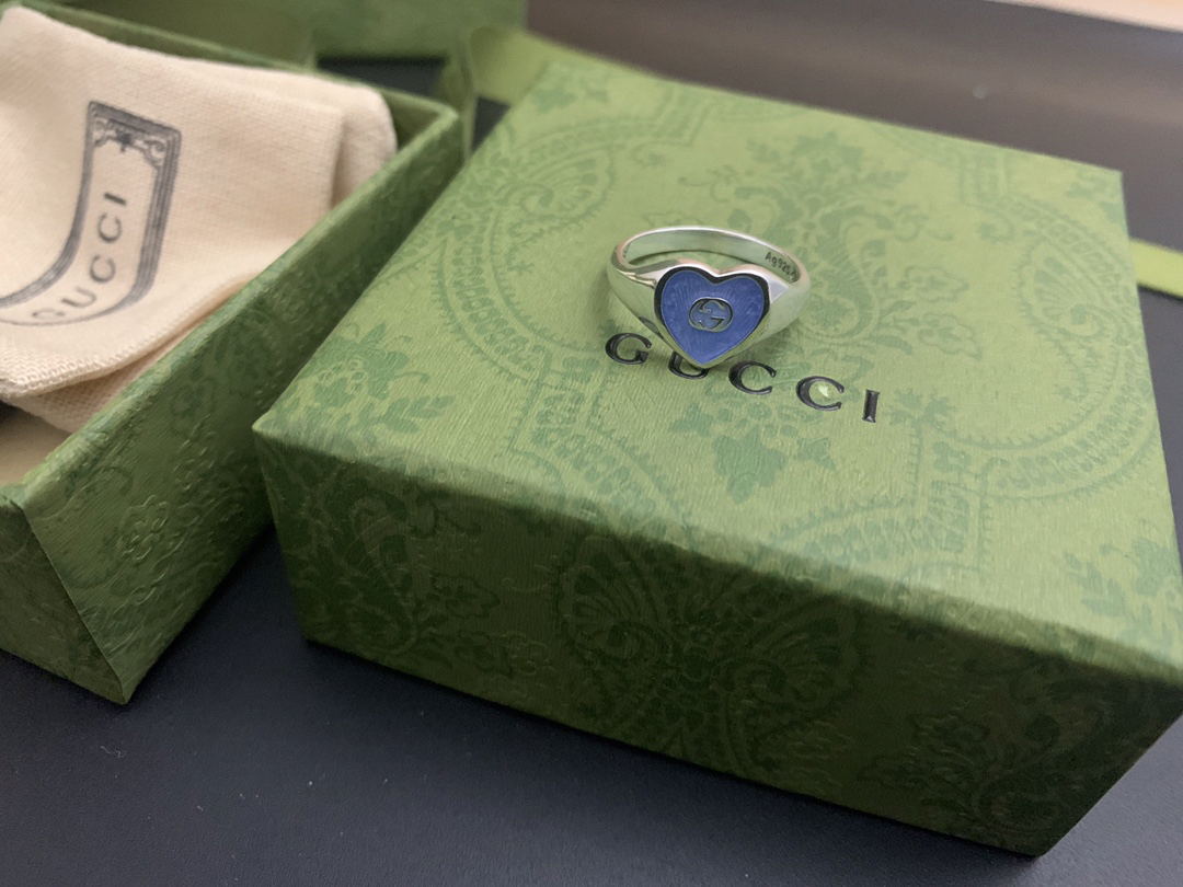 GUCCI new blue enamel heart ring