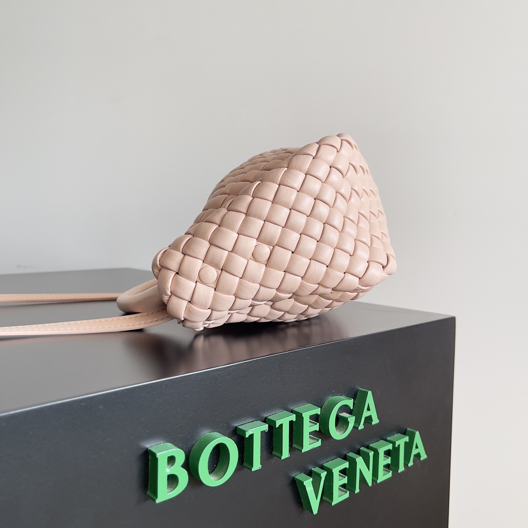 Bottega Veneta Cobble Mini Bag 805739
