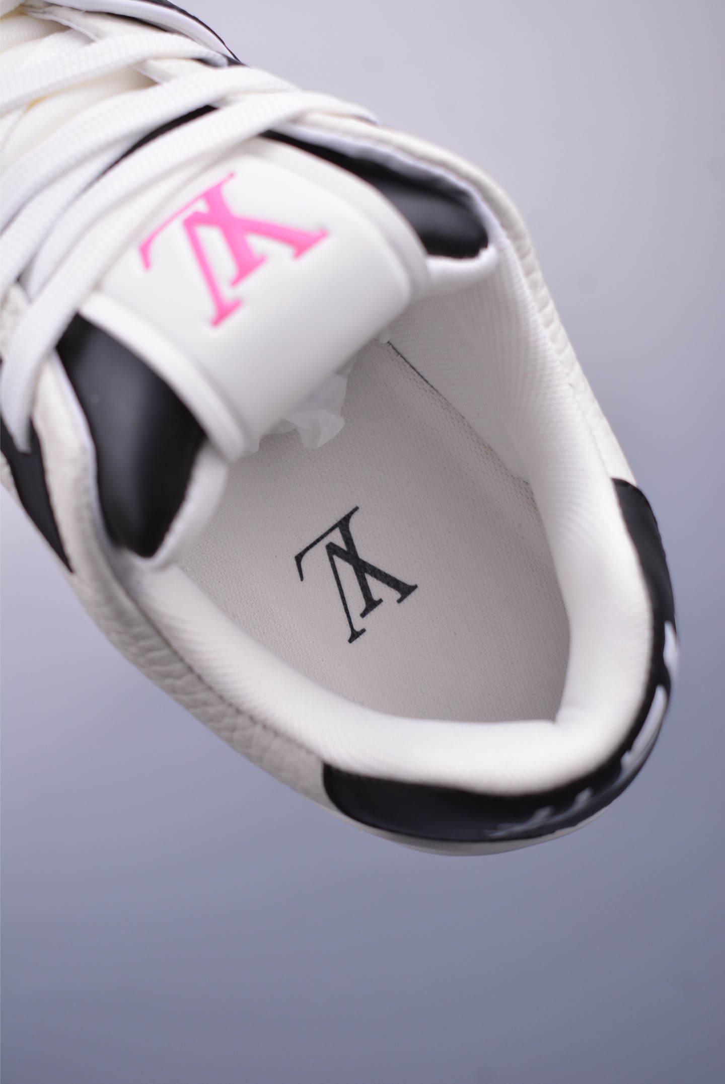 Louis Vuitton Trainer Sneaker Low 