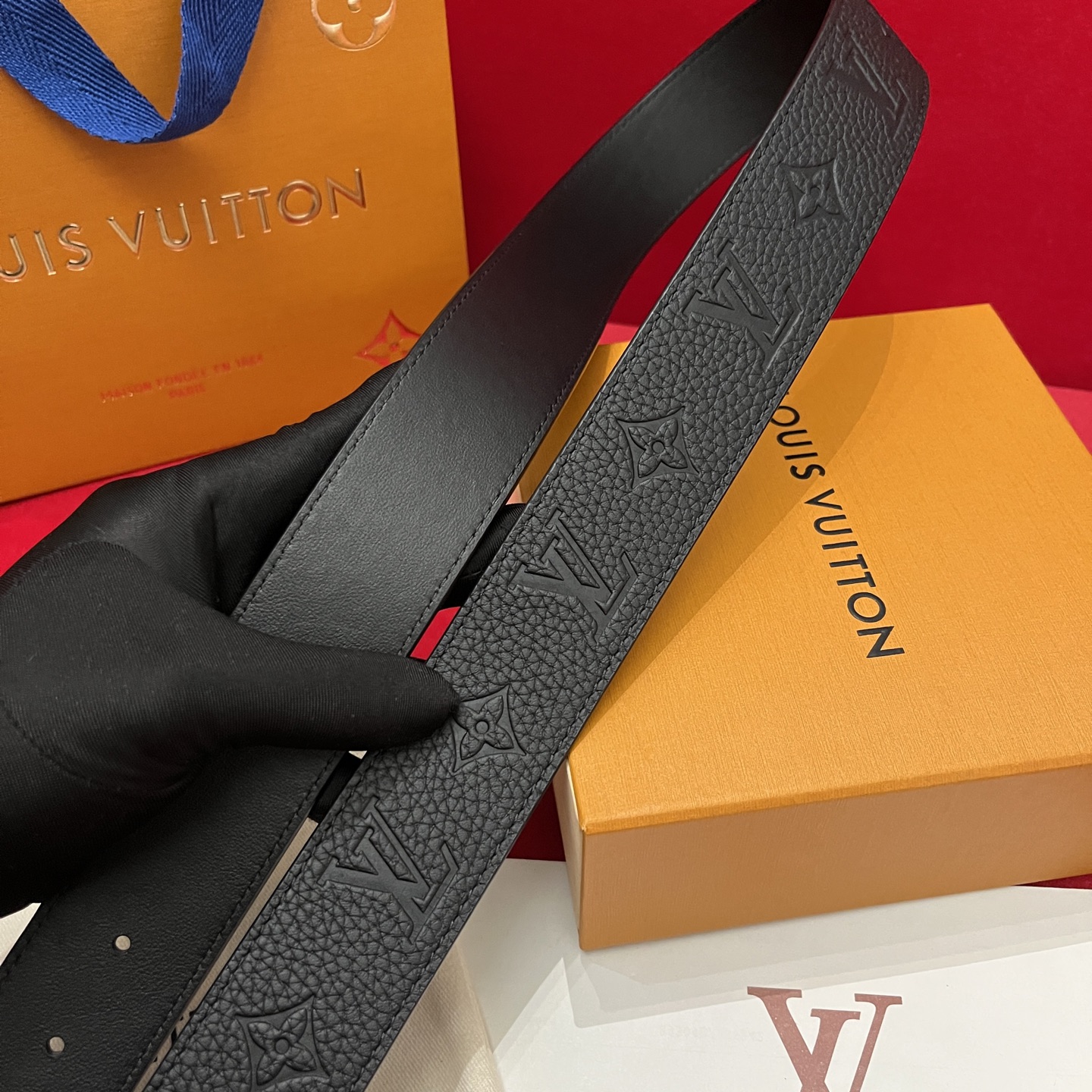 Louis Vuitton Litchi Embossed Cowhide Men's Belt, 4CM Width