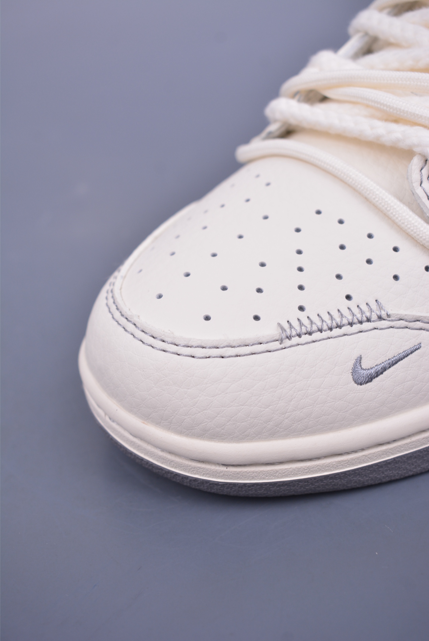 LV x Nike SB Dunk Low sneakers white and gray YX5066-281