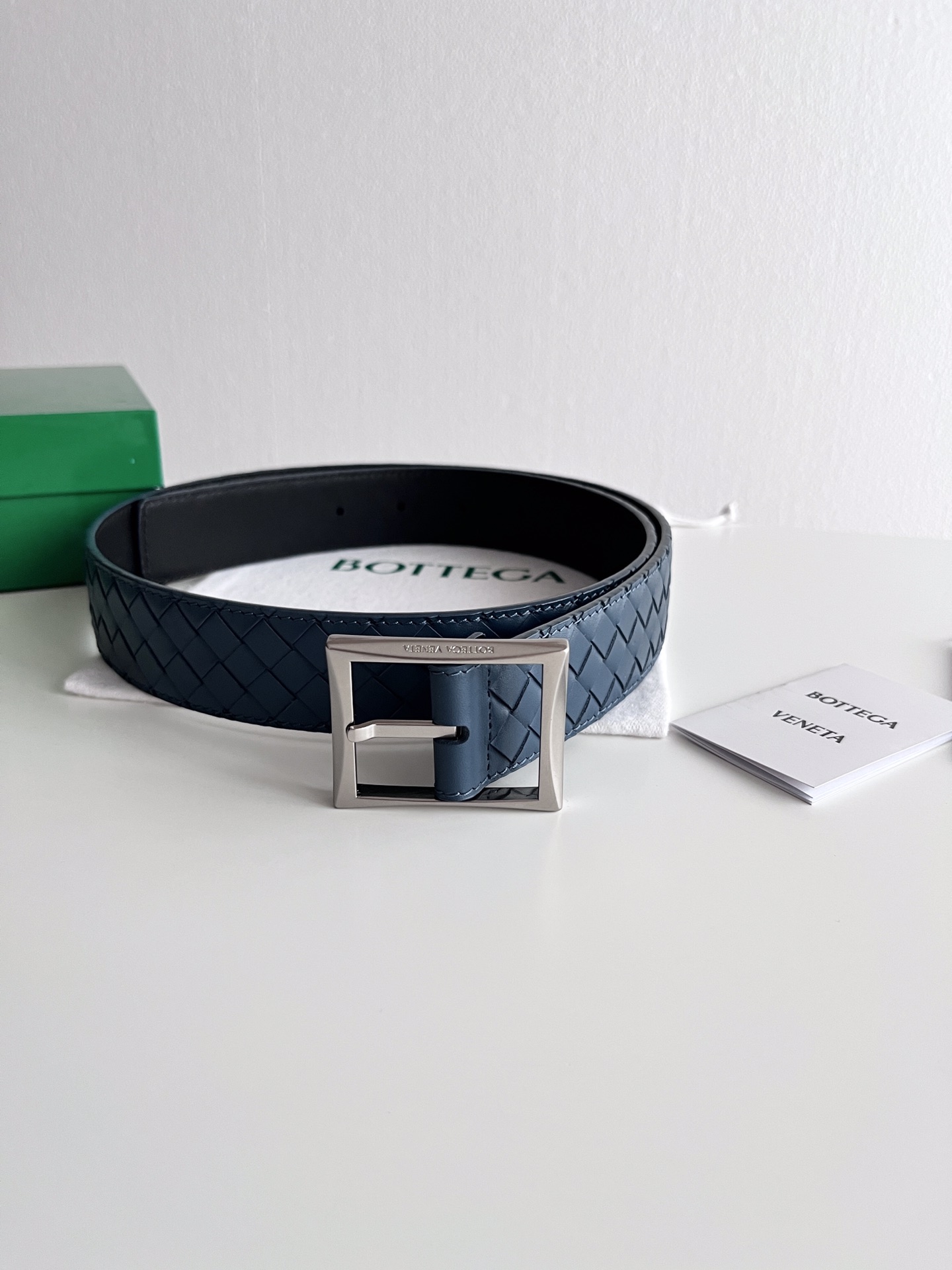 Bottega Veneta intreccio woven cowhide double-sided waistband with a width of 3.5cm