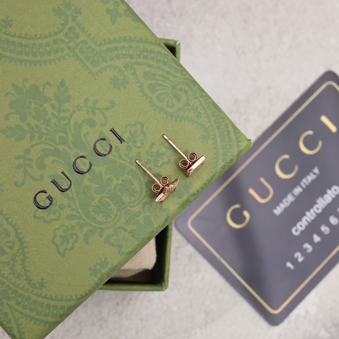 GUCCi five-pointed star earrings