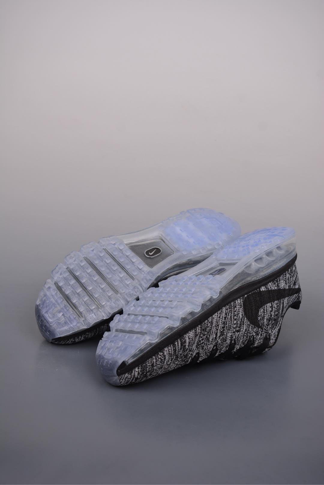 Nike Flyknit Air MaxOreo 620469-105
