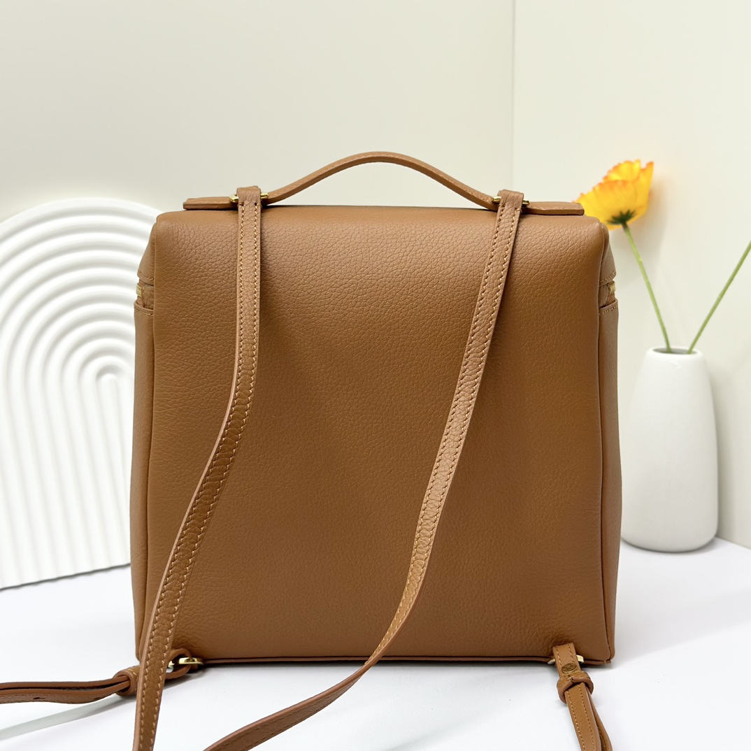 Loro Piana Extra poet L23.5 Square Backpack FAN4041