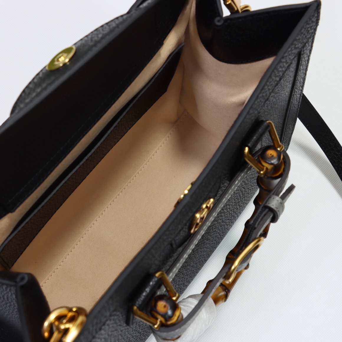 Gucci Diana series bamboo medium tote bag 702721 U3ZDT 1073