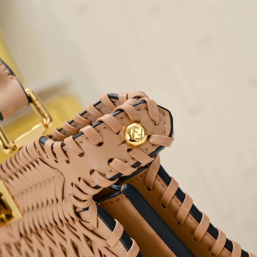 FENDI Iconic ekaboo ISeeU Large Bag 3317