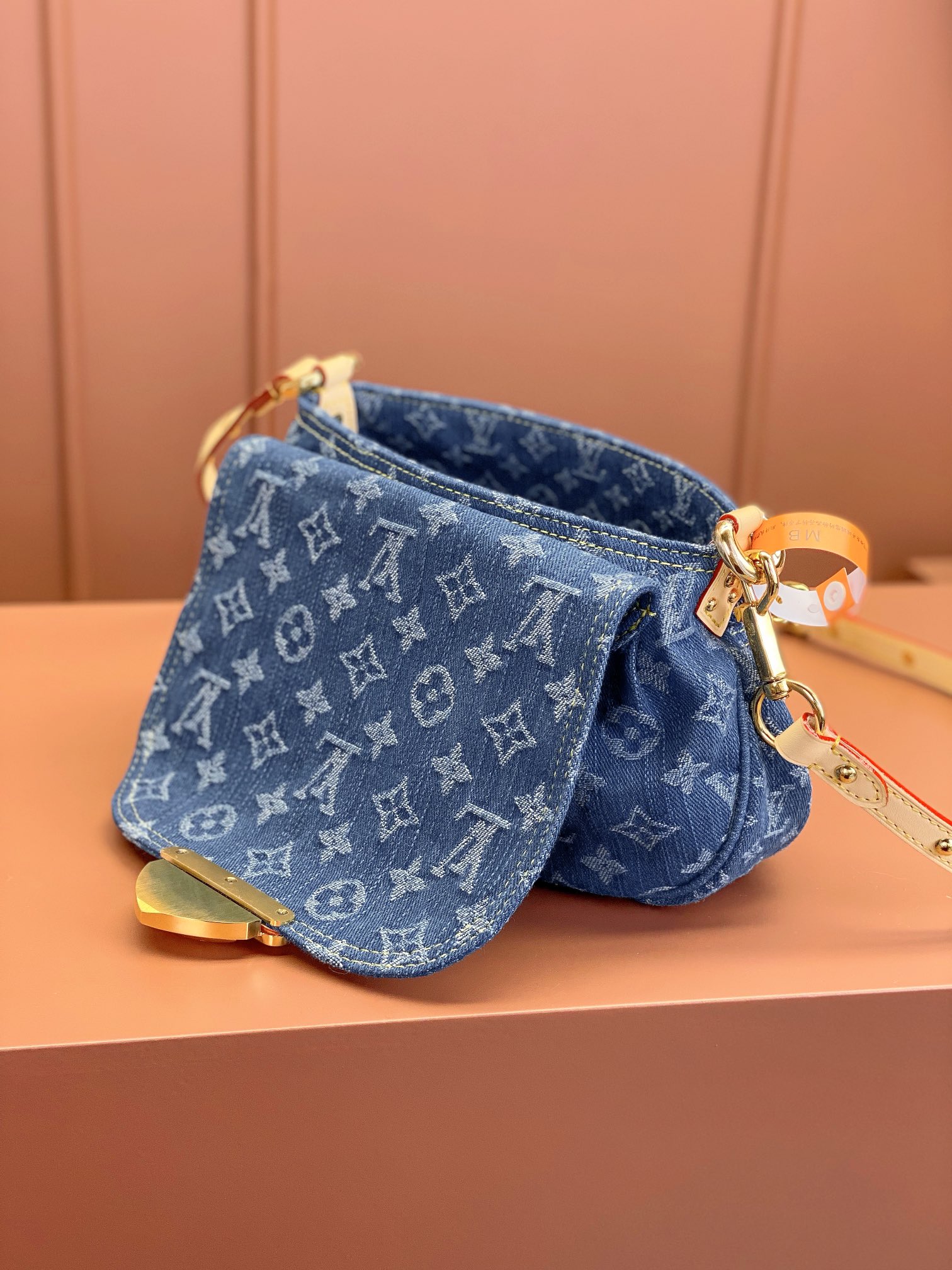 Louis Vuitton SUNSET Handbag M46829