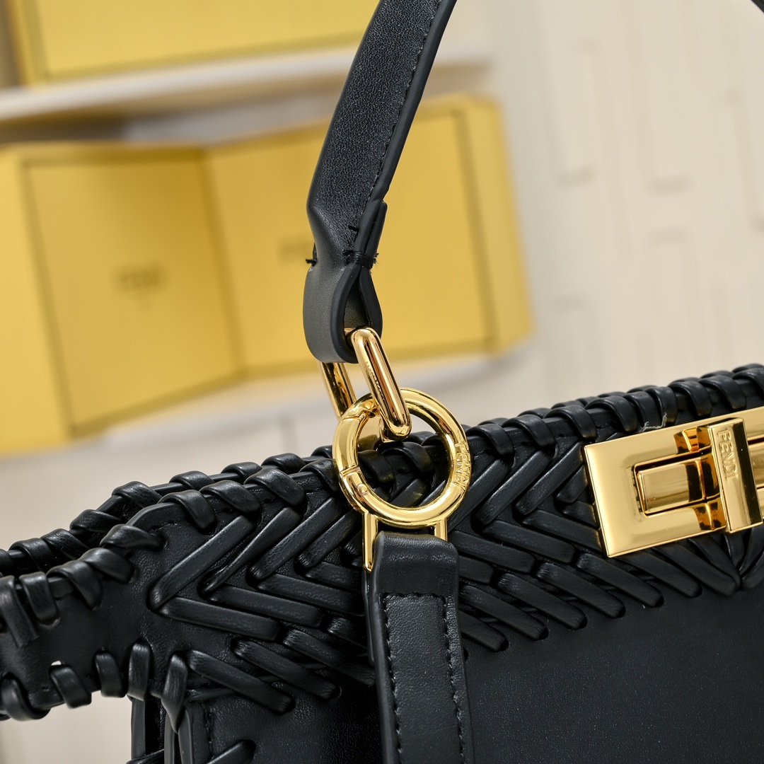 FENDI Iconic ekaboo ISeeU Large Bag 3317