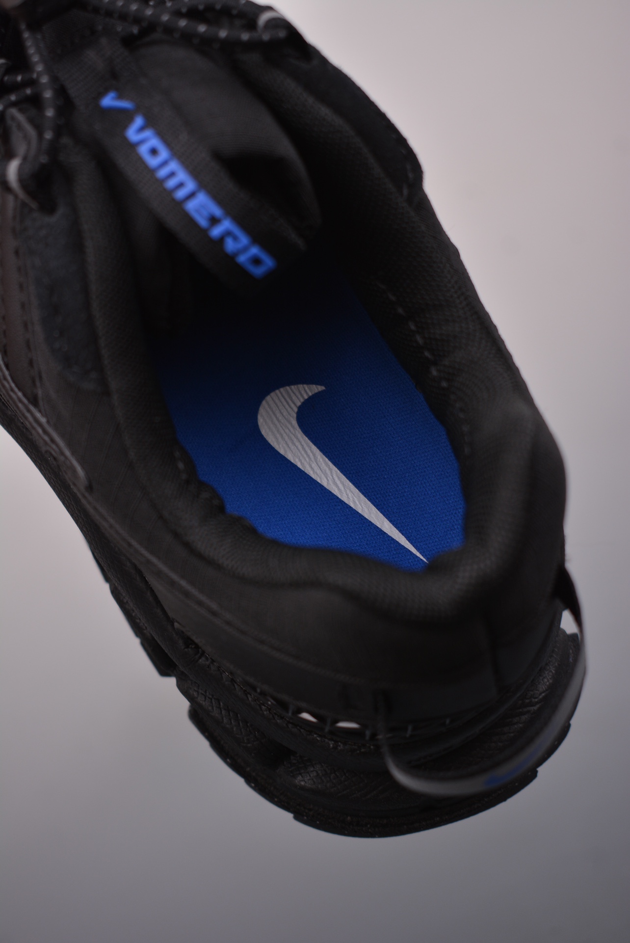 Nike Zoom Vomero 5 Roam Triple Black FV2295-002