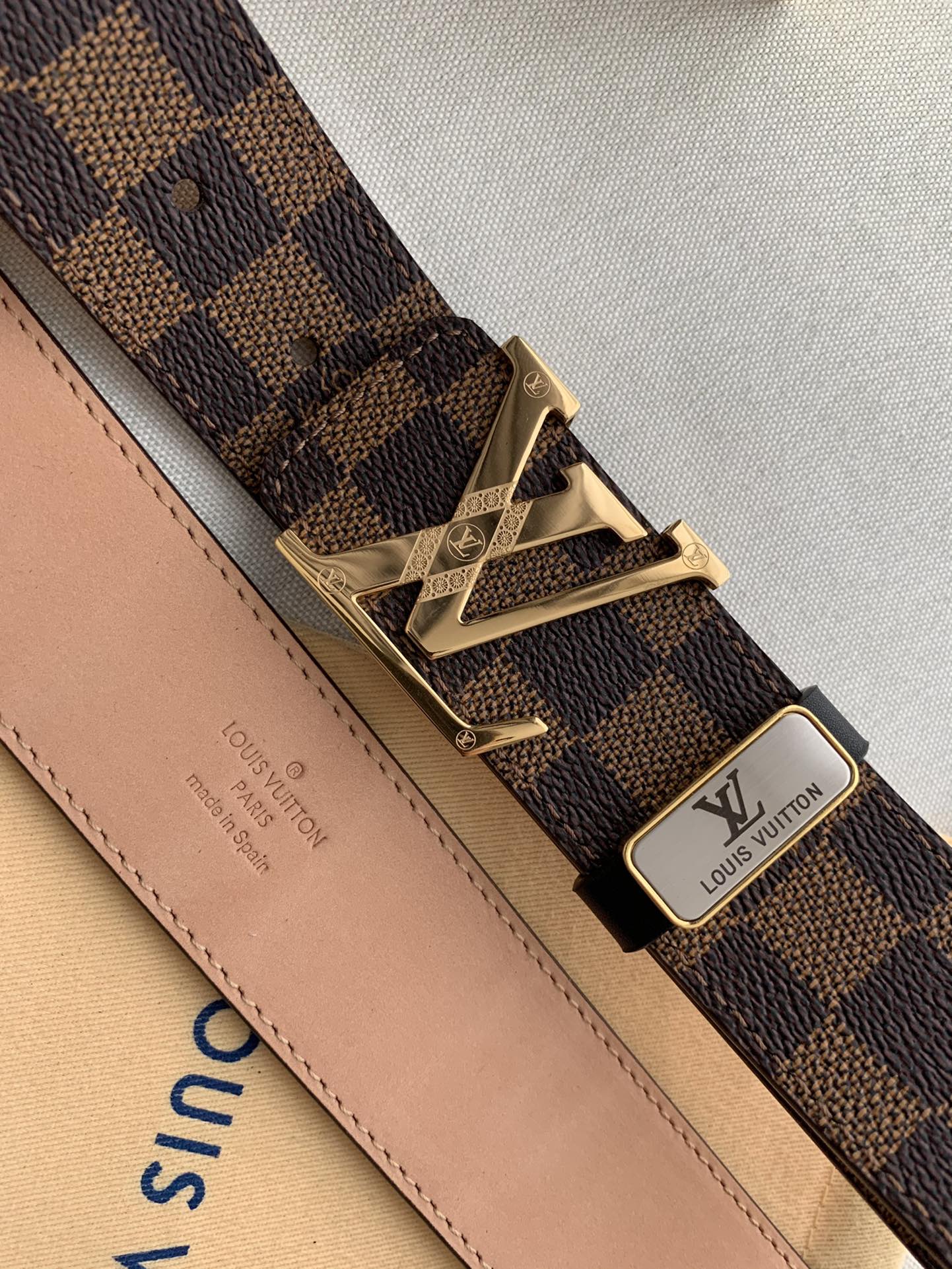 Louis Vuitton Plaid Oldskin Calfskin Men's Belt 3.8CM Width