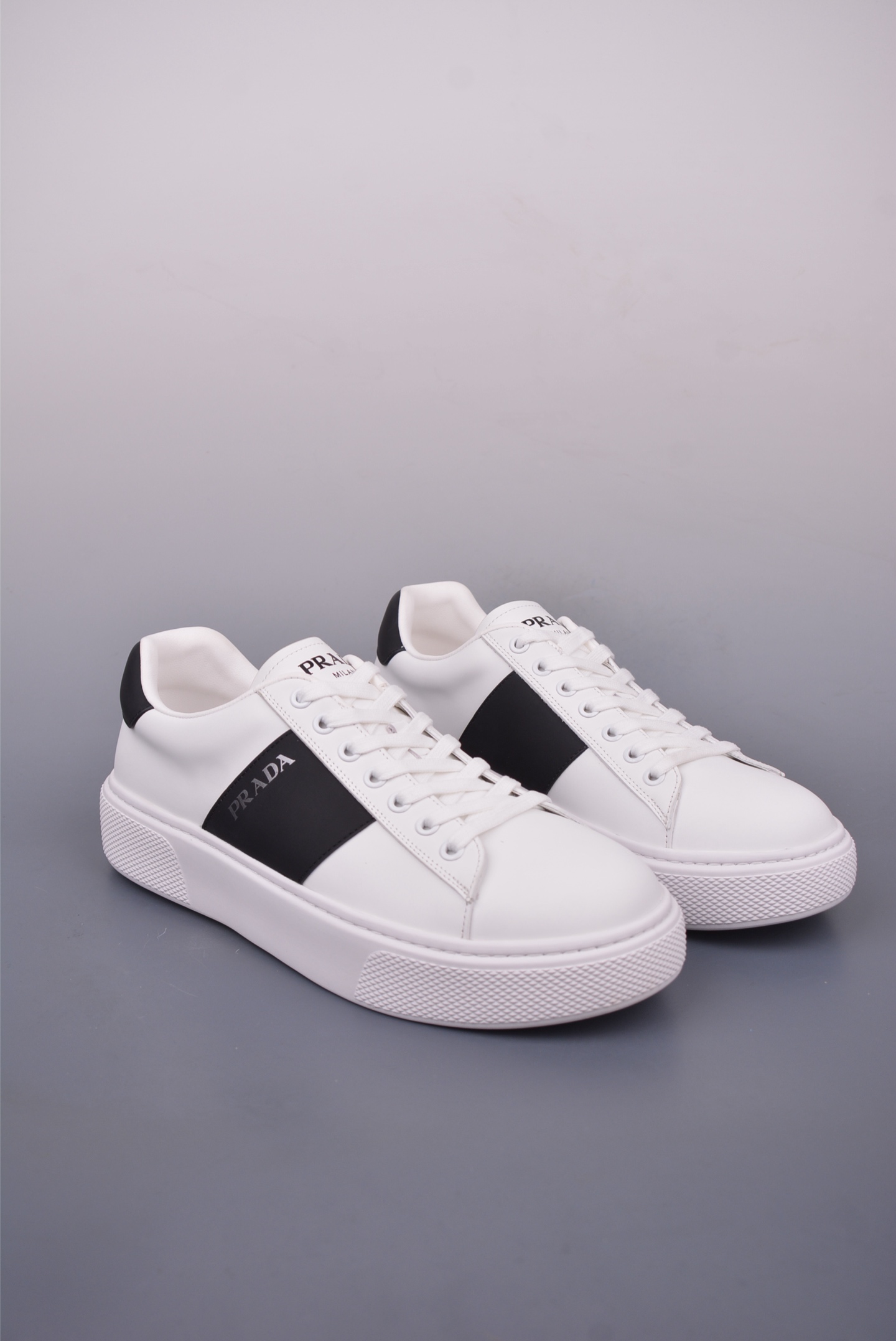 Prada Logo Lace-Up Casual Men's Shoes Black and White 3D928M