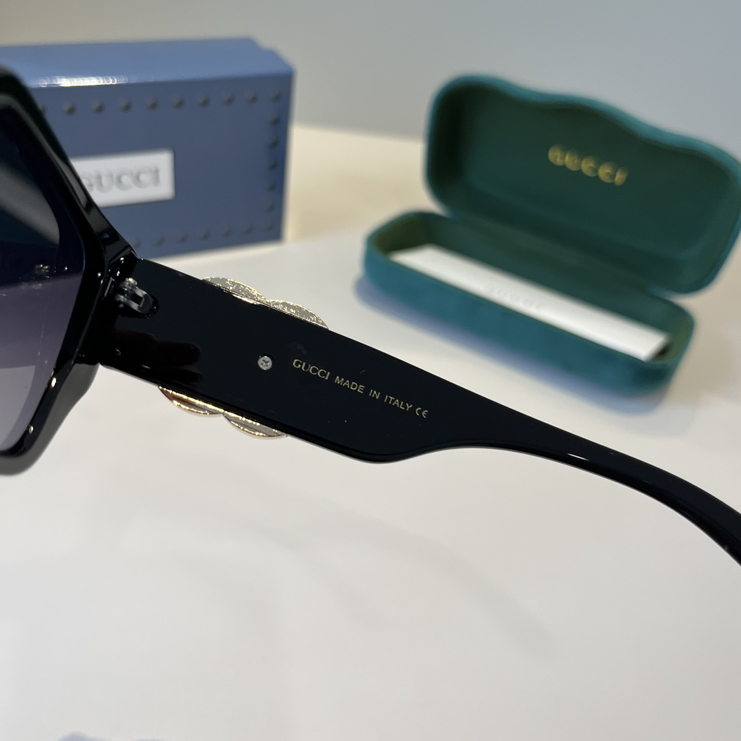 Gucci Square Frame Sunglasses