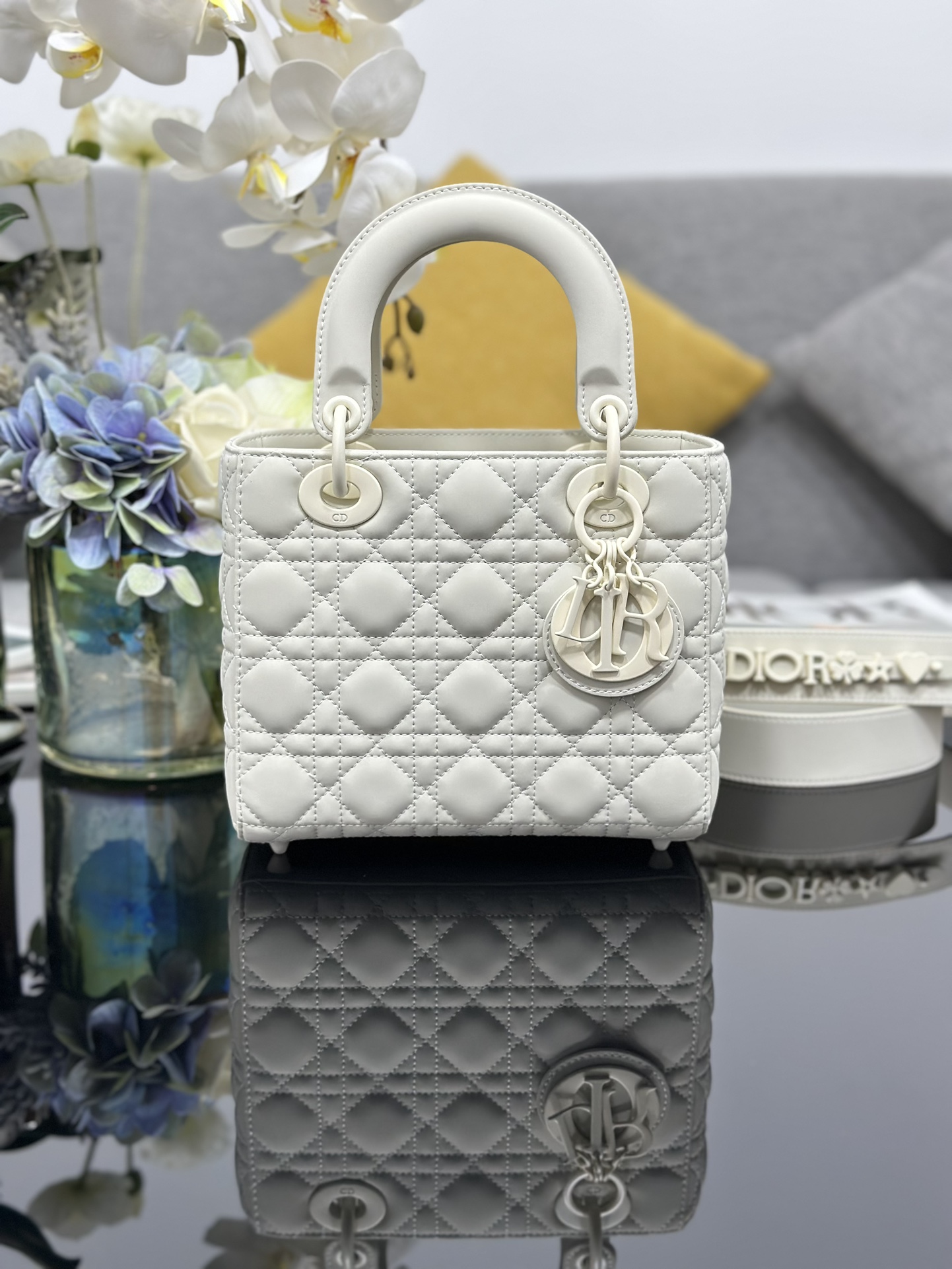 Dior Lady Dior My Four-grid Frosted Badge Lady Dior Bag M0538