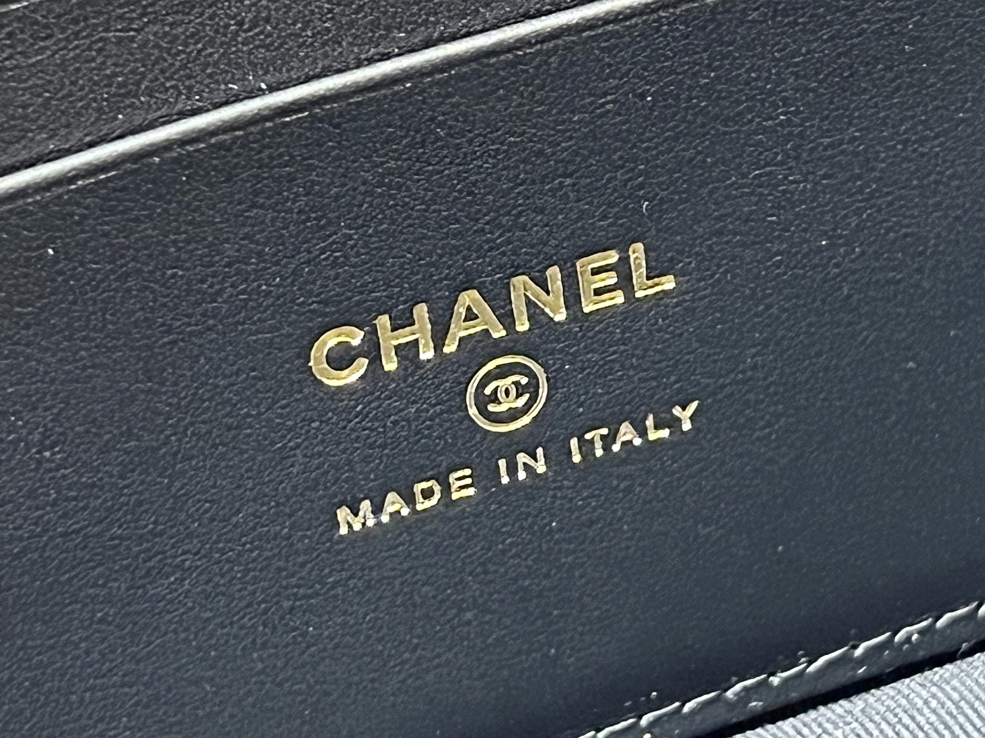 Chanel 25P Spring/Summer Preview Series LP Chain Bag AP4483