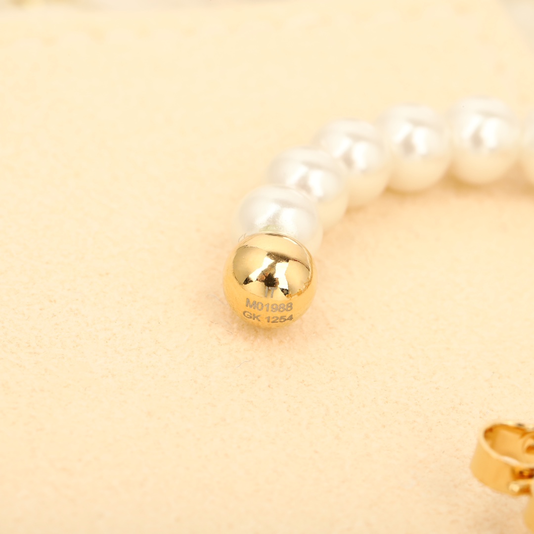 Louis Vuitton Gold Flower Pearl Earrings