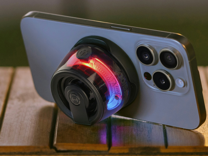 Magnetic Portable Bluetooth Speaker