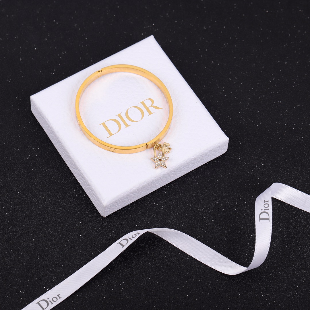 Dior diamond five-pointed star bracelet