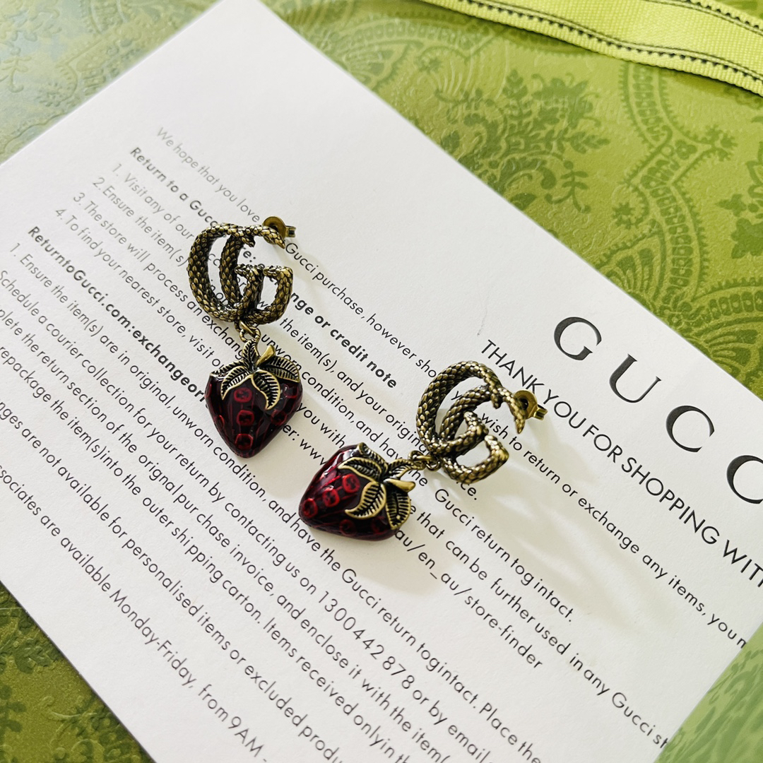 GUCCi GG Strawberry Stud Earrings