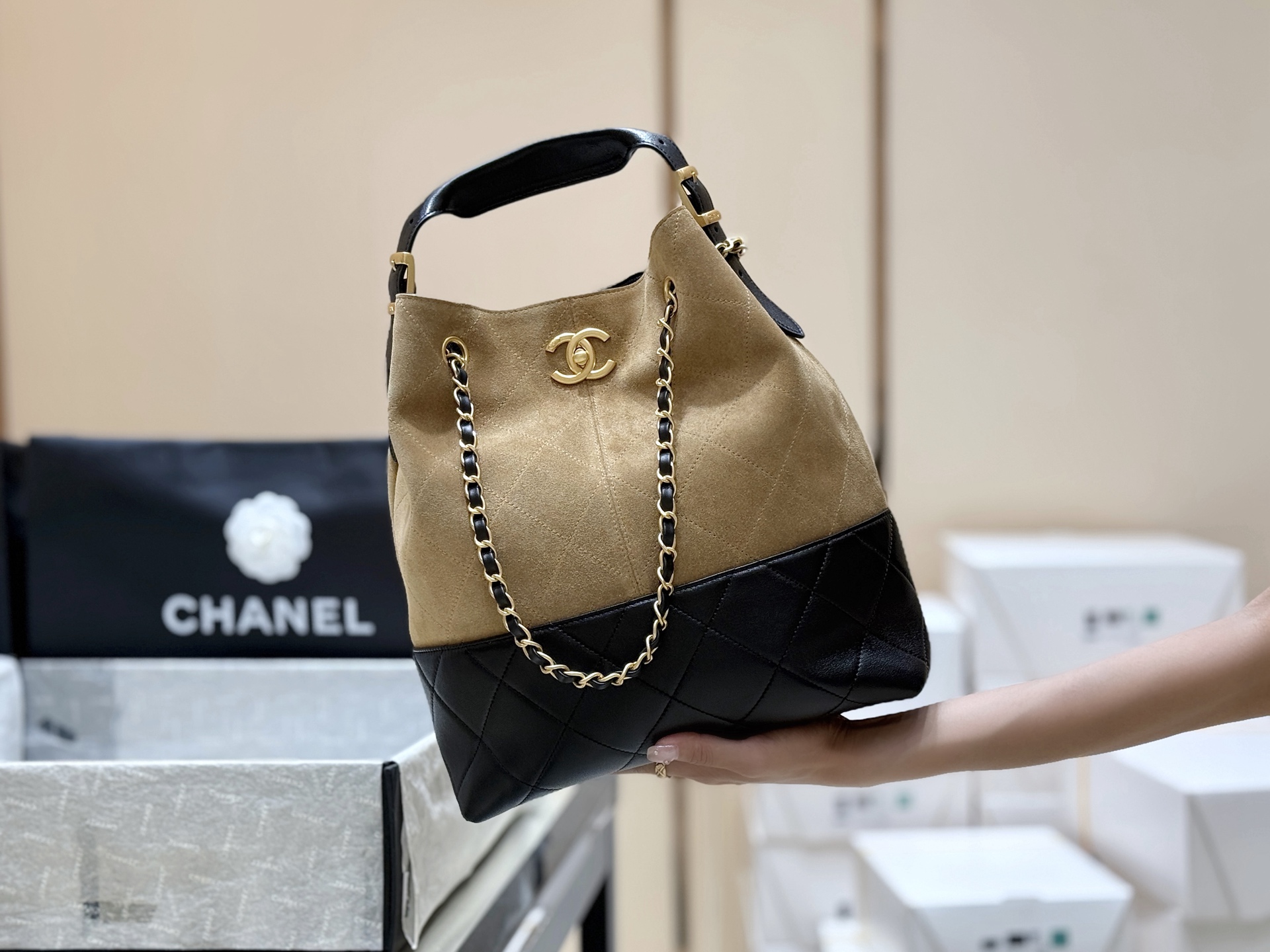 Chanel 25A High-end Handicraft Workshop Suede Colorblock Vertical Hobo AS5636 00158