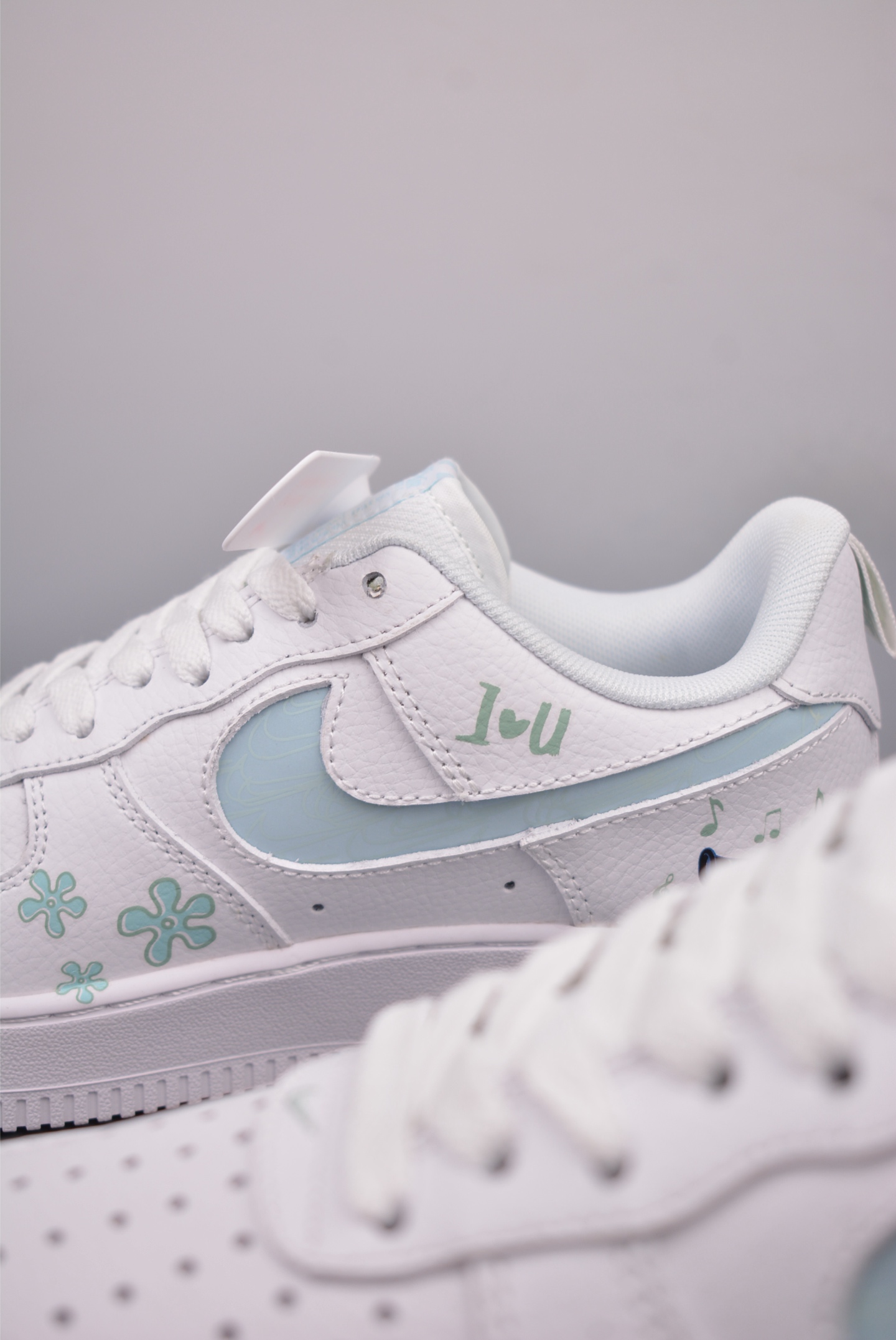 Nike Air Force 1'07 Low SpongeBob SquarePants FB8971-060