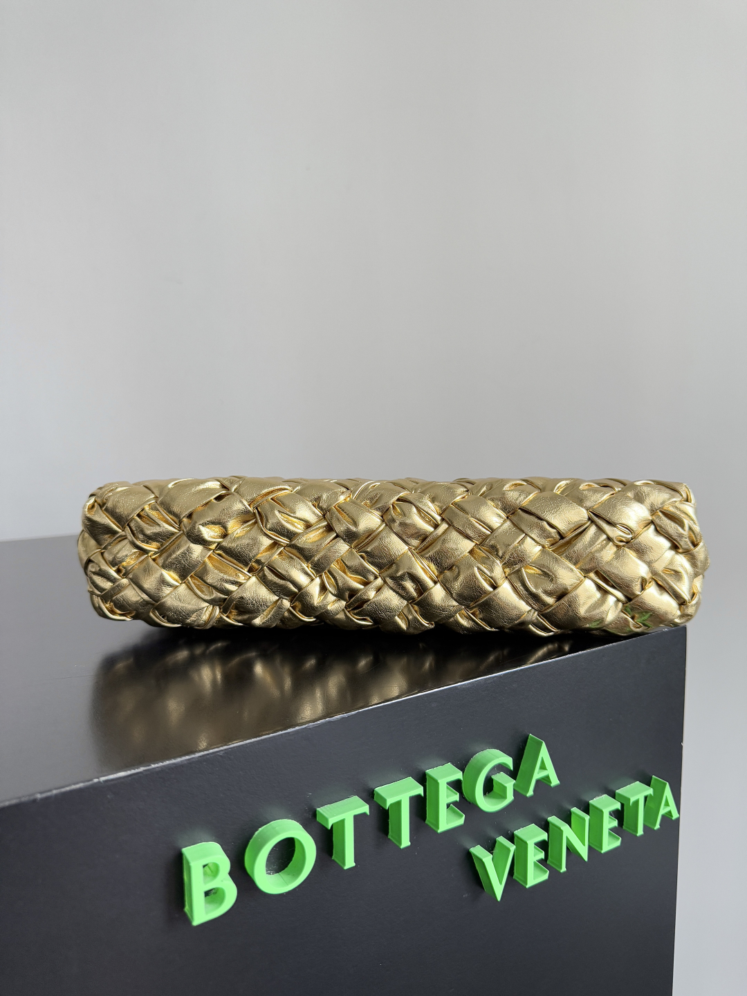 Bottega Veneta Kalimero cha cha woven handbag 785780