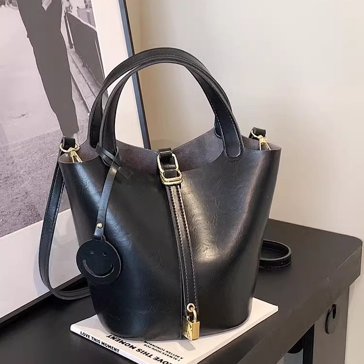 🔥TOP 1 BEST-SELLING BAG - Large Capacity Cowhide Bucket Bag