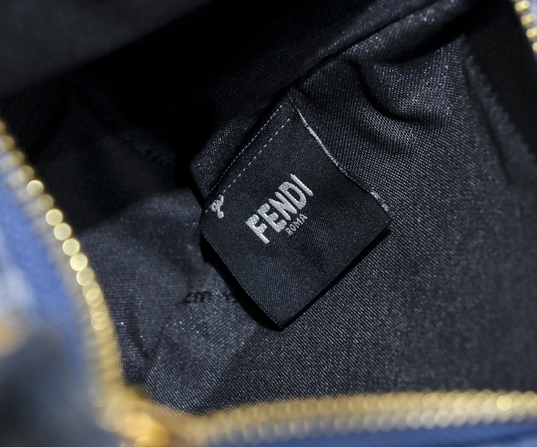 FENDI praphy underarm bag 1009