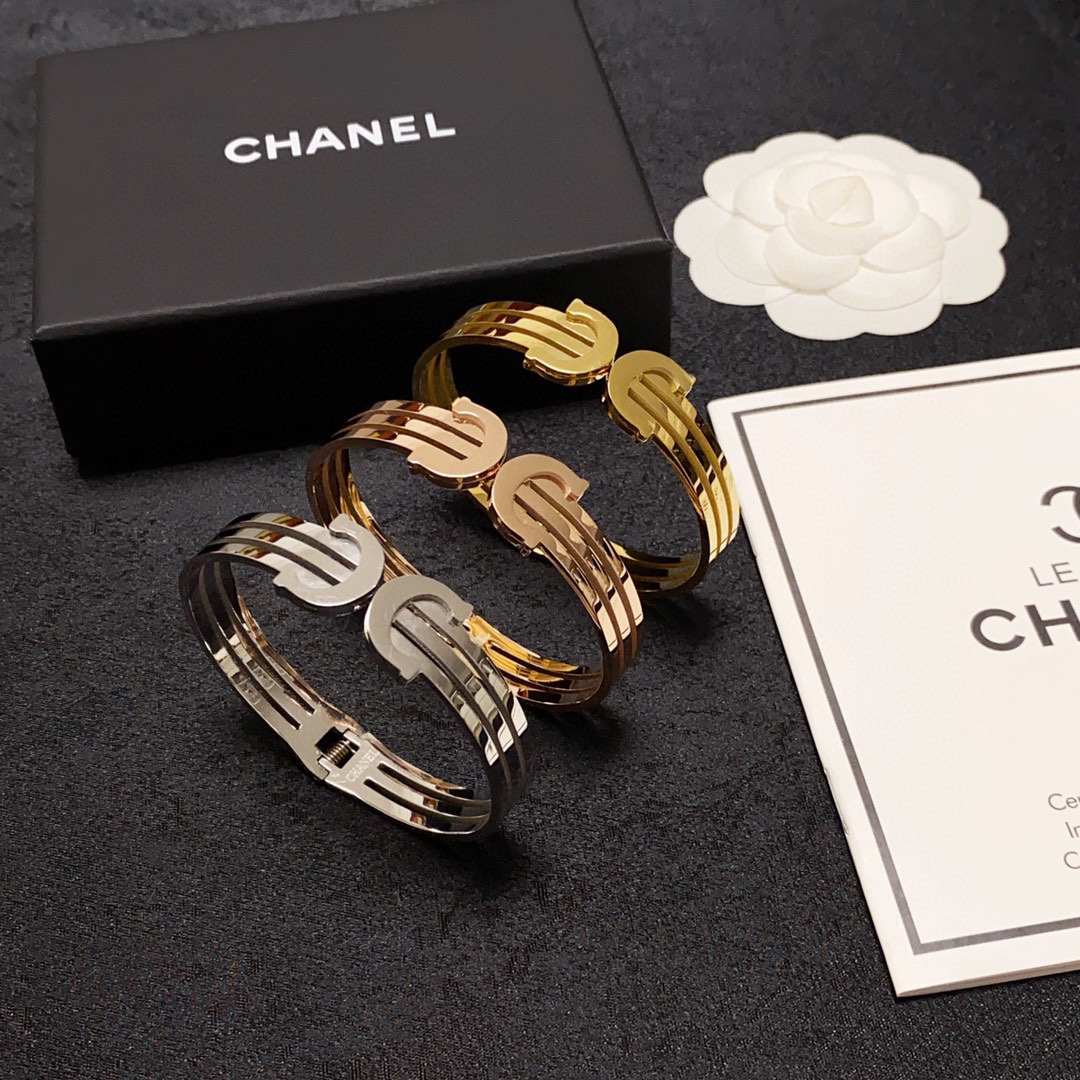 Chanel hollow bracelet