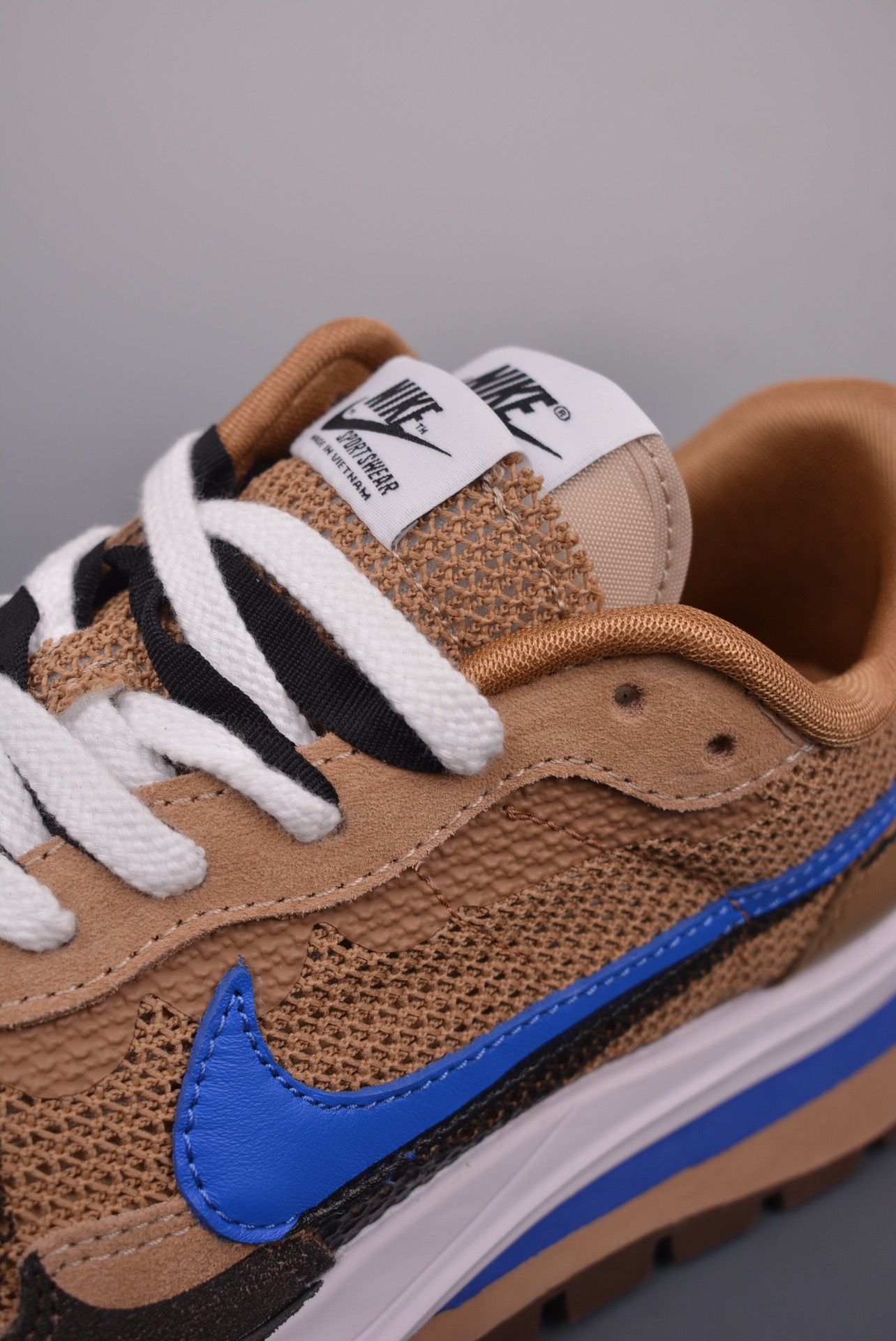 Sacai x Nike VaporWaffle 3.0 Brown lack Blue CV1363-201