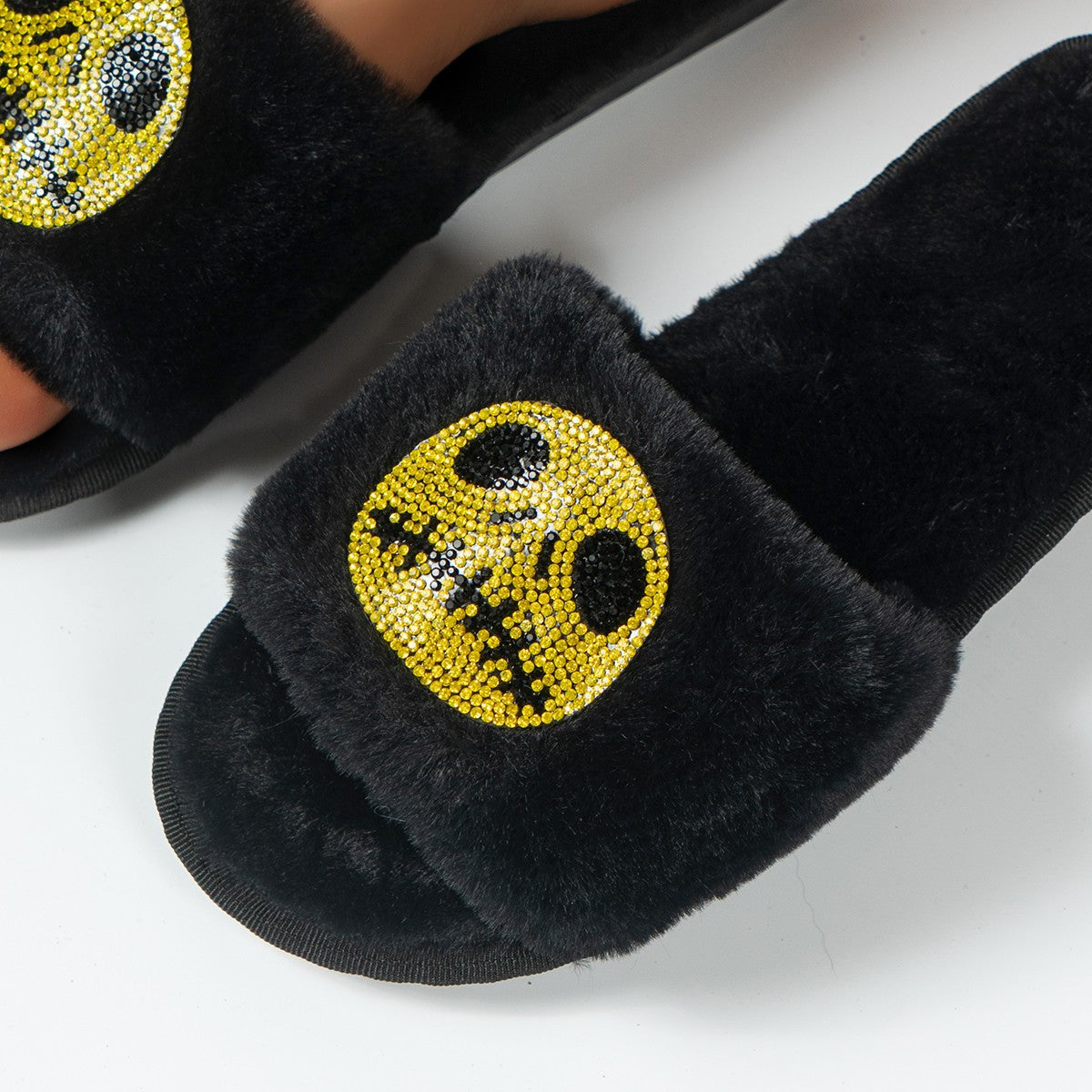 Get in the Halloween Spirit with Women's Fashion Pumpkin Lamp Plush Slippers