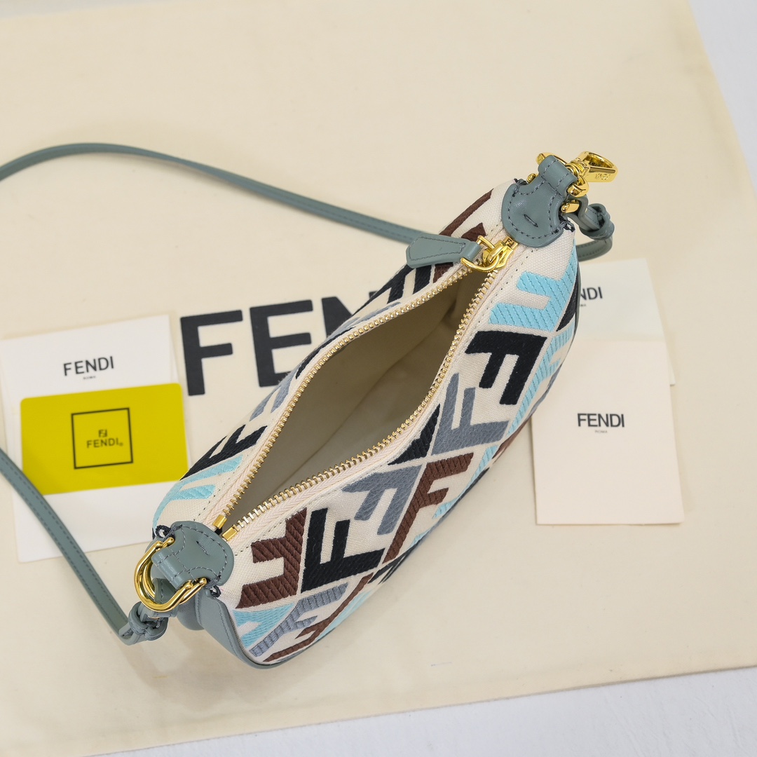 FENDI praphy underarm bag 1009